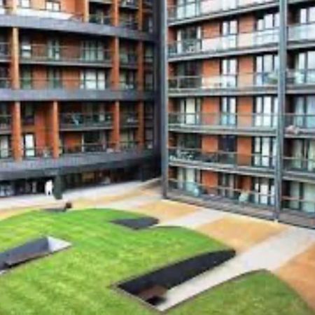 O2 Excel City Airport Apartment Лондон Екстер'єр фото