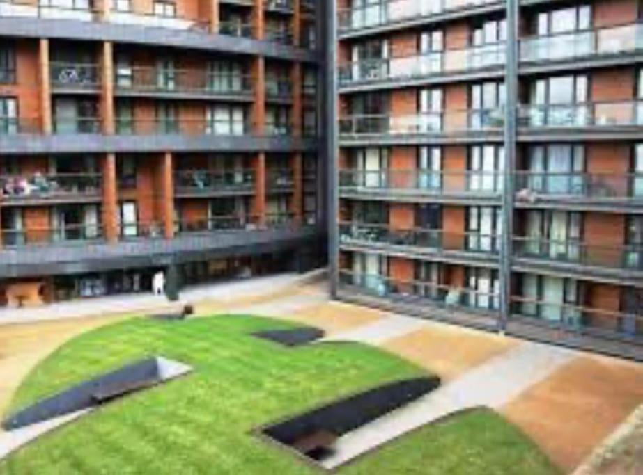 O2 Excel City Airport Apartment Лондон Екстер'єр фото